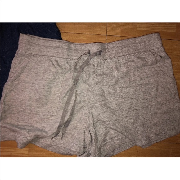 Bundle of shorts - Picture 2 of 4